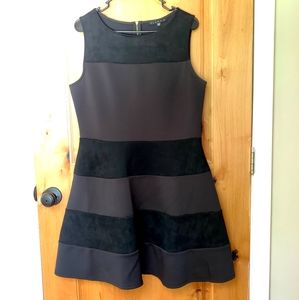 TIANA B Black Sleeveless Scoop Neck Dress